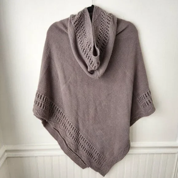 NWT Steve Madden Crochet Knit Soft Cozy Hooded Cape Poncho Knit Sweater Grey OS - Picture 4 of 9